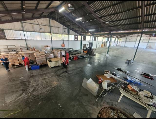 2,160M² WAREHOUSE TO LET IN STIKLAND INDUSTRIAL
